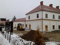 Obraz przedstawiający W Oleszycach rozpoczęły się prace remontowe przy Ratuszu