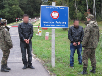Obraz przedstawiający Turcy zatrzymani w Lubaczowie po nielegalnym przekroczeniu granicy z Ukrainą