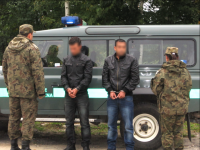Obraz przedstawiający Turcy zatrzymani w Lubaczowie po nielegalnym przekroczeniu granicy z Ukrainą