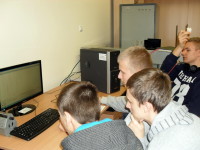 Obraz przedstawiający "Młodzi naukowcy" z Liceum Ogólnokształcącego w Lubaczowie