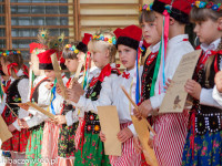 Obraz przedstawiający Pasowanie na uczniów w Szkole Podstawowej w Dachnowie - zdjęcia