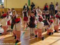 Obraz przedstawiający Pasowanie na uczniów w Szkole Podstawowej w Dachnowie - zdjęcia