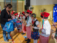 Obraz przedstawiający Pasowanie na uczniów w Szkole Podstawowej w Dachnowie - zdjęcia