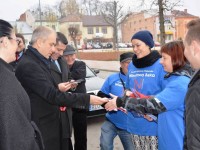 Obraz przedstawiający Grzegorz Napieralski i Tomasz Kamiński wspierali w Lubaczowie kandydatów SLD