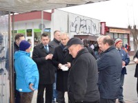 Obraz przedstawiający Grzegorz Napieralski i Tomasz Kamiński wspierali w Lubaczowie kandydatów SLD