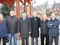 Obraz przedstawiający Grzegorz Napieralski i Tomasz Kamiński wspierali w Lubaczowie kandydatów SLD