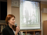 Obraz przedstawiający Wieczór poezji francuskiej w MBP w Lubaczowie - zobacz zdjęcia