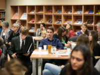 Obraz przedstawiający Wieczór poezji francuskiej w MBP w Lubaczowie - zobacz zdjęcia