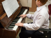 Obraz przedstawiający Wieczór poezji francuskiej w MBP w Lubaczowie - zobacz zdjęcia