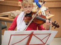 Obraz przedstawiający Wieczór poezji francuskiej w MBP w Lubaczowie - zobacz zdjęcia