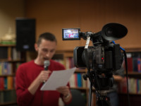 Obraz przedstawiający Wieczór poezji francuskiej w MBP w Lubaczowie - zobacz zdjęcia