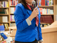 Obraz przedstawiający Wieczór poezji francuskiej w MBP w Lubaczowie - zobacz zdjęcia