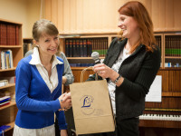 Obraz przedstawiający Wieczór poezji francuskiej w MBP w Lubaczowie - zobacz zdjęcia