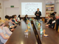 Obraz przedstawiający W Lubaczowie rozdali pierwsze decyzje programu „Rodzina 500+”