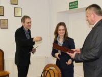 Obraz przedstawiający W Lubaczowie rozdali pierwsze decyzje programu „Rodzina 500+”