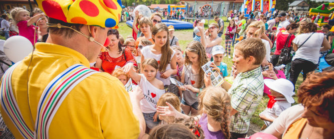 Obraz przedstawiający Świetna zabawa i wiele atrakcji na Dzień Dziecka w Kresowej Osadzie