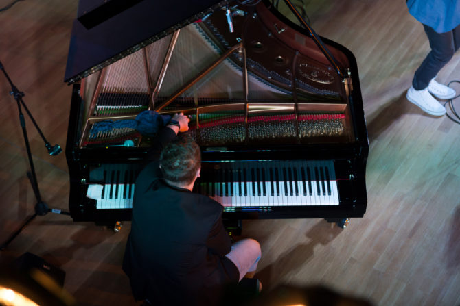 Obraz przedstawiający SCHOOL & JAZZ FESTIVAL w Lubaczowie - zdjęcia z koncertu jury