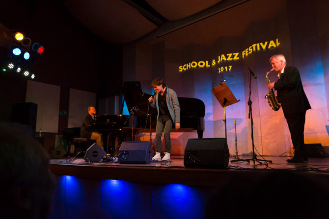 Obraz przedstawiający SCHOOL & JAZZ FESTIVAL w Lubaczowie - zdjęcia z koncertu jury