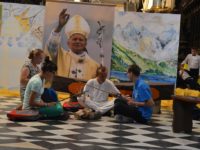 Obraz przedstawiający Uczniowie Zespołu Placówek im. Jana Pawła II wystąpili w Katedrze Lwowskiej