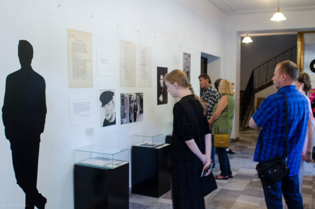 Obraz przedstawiający Artystyczny Zdrój: Za nami wernisaż wystawy i pierwszy spektakl