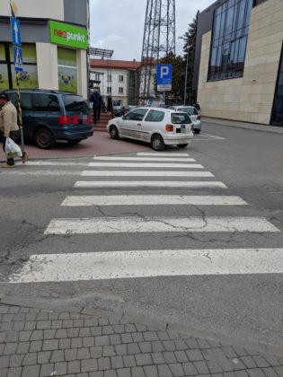 Obraz przedstawiający Lubaczowscy mistrzowie parkowania - zobacz zdjęcia