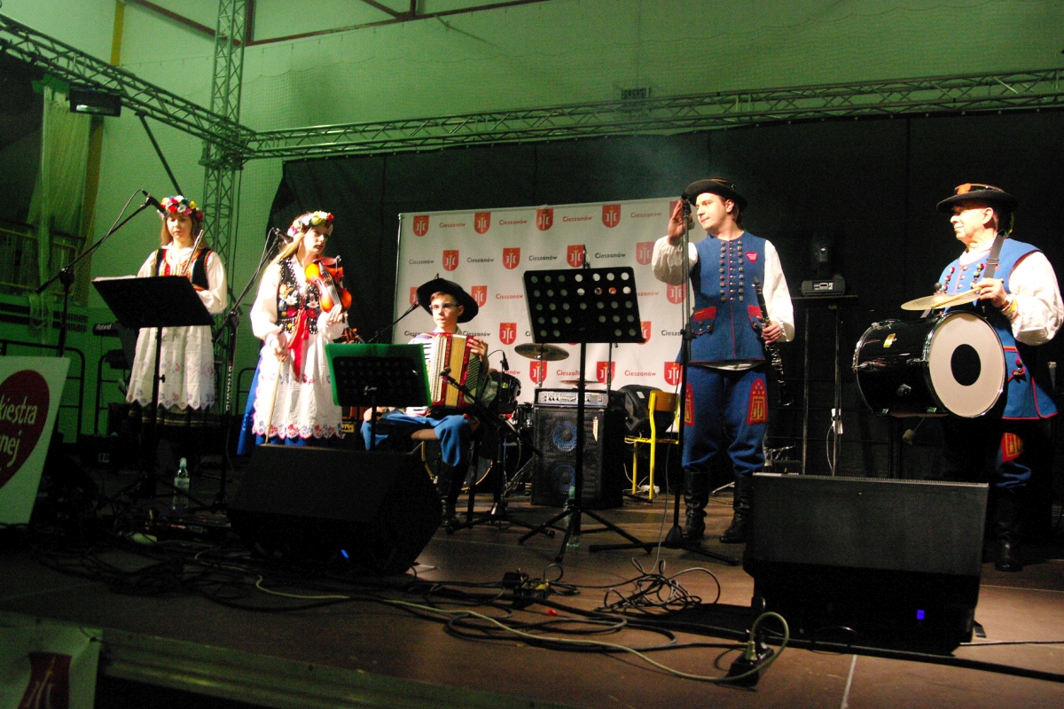Obraz przedstawiający Wielka Orkiestra grała w gminie Cieszanów