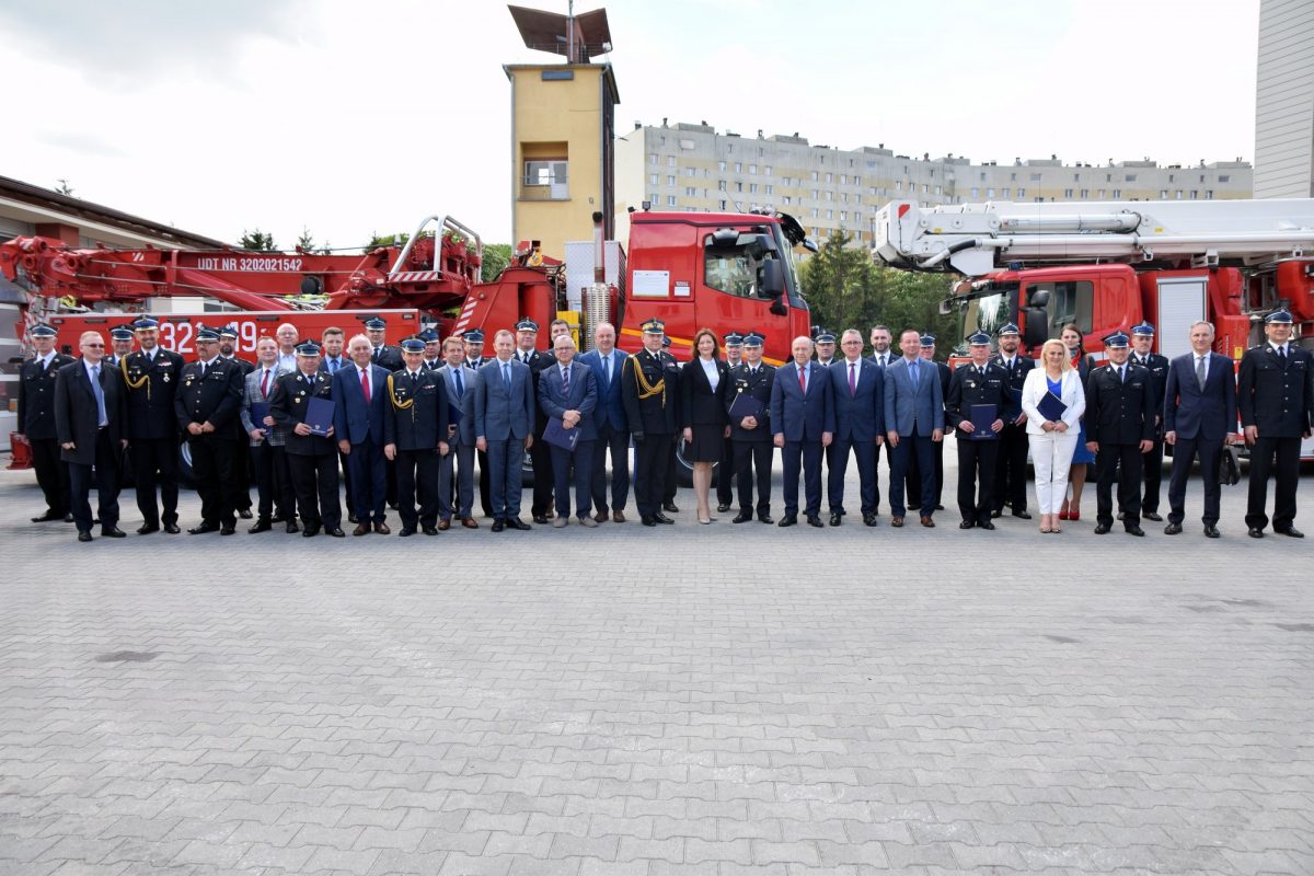 Obraz przedstawiający Przekazano promesę na nowy wóz dla OSP Horyniec-Zdrój