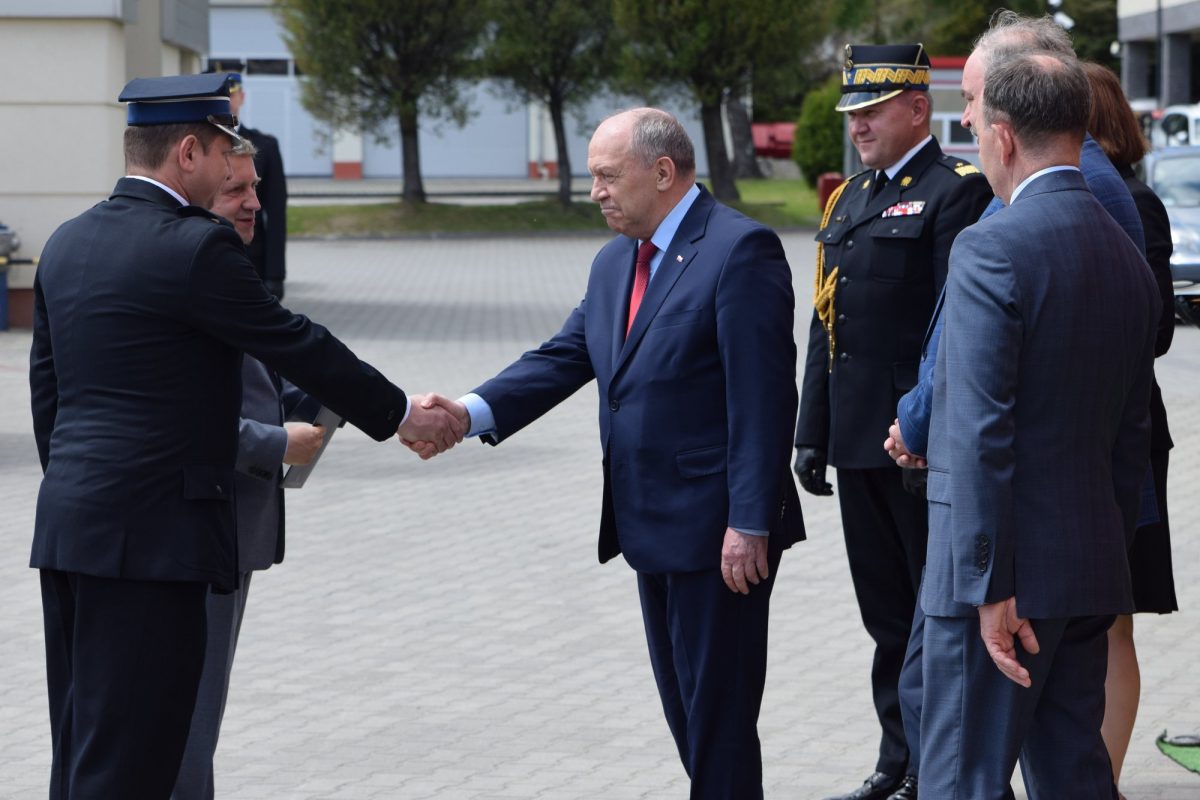 Obraz przedstawiający Przekazano promesę na nowy wóz dla OSP Horyniec-Zdrój