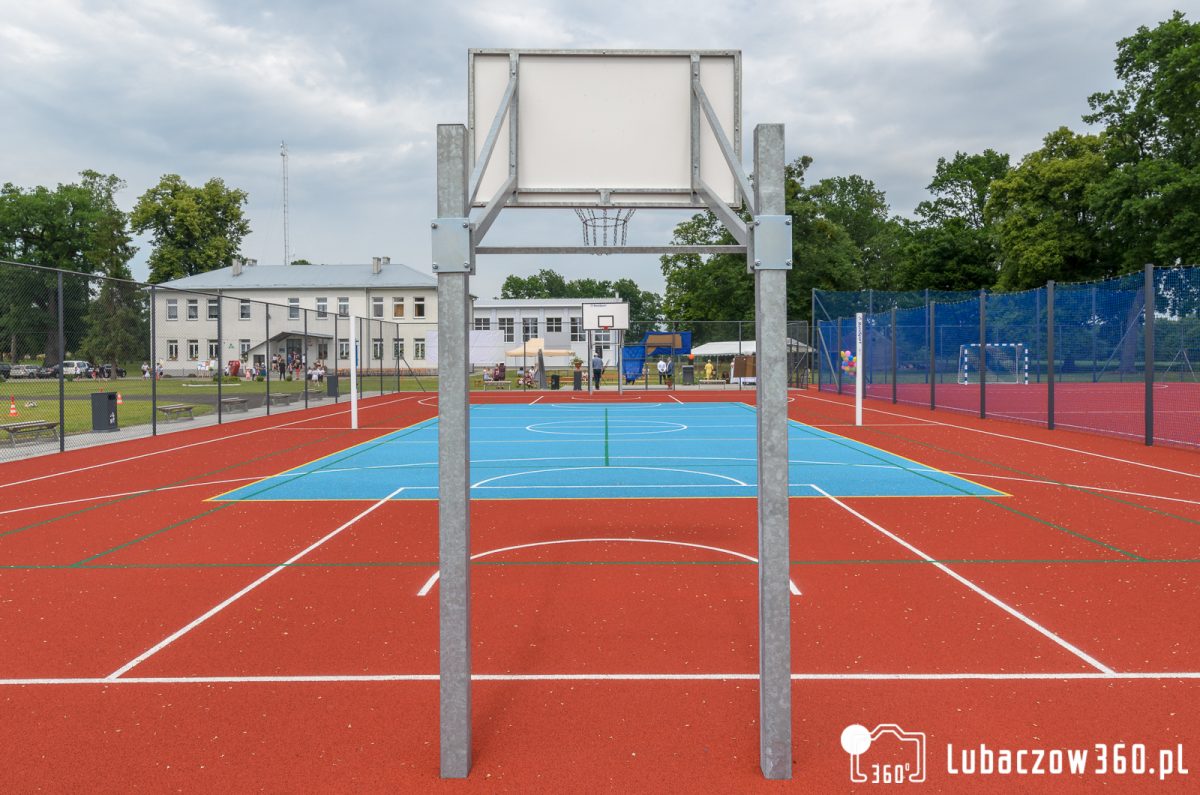 Obraz przedstawiający Uroczyste otwarcie kompleksu boisk w Krowicy Samej [ZDJĘCIA]