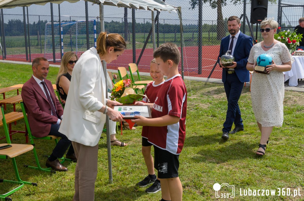 Obraz przedstawiający Uroczyste otwarcie kompleksu boisk w Krowicy Samej [ZDJĘCIA]