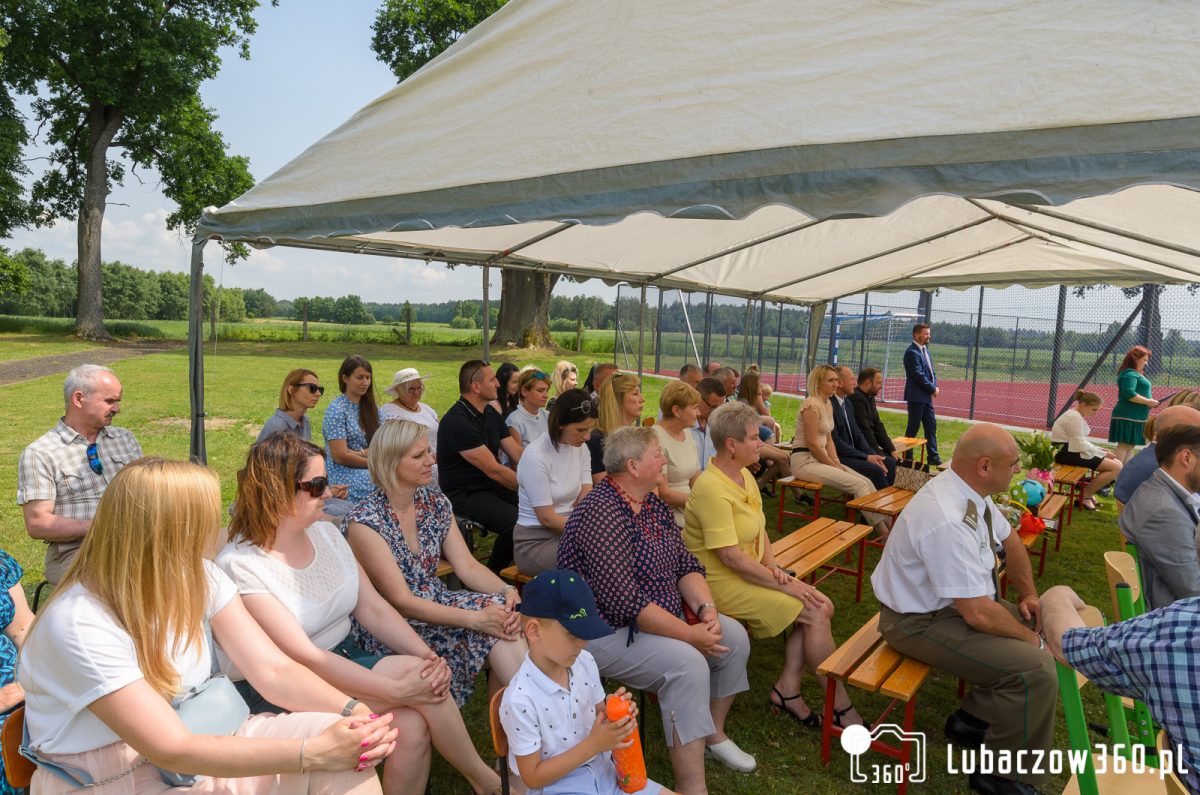 Obraz przedstawiający Uroczyste otwarcie kompleksu boisk w Krowicy Samej [ZDJĘCIA]