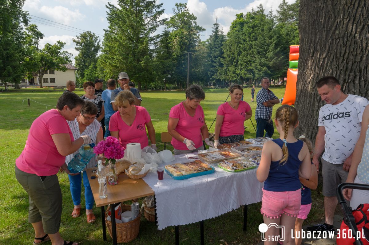 Obraz przedstawiający Uroczyste otwarcie kompleksu boisk w Krowicy Samej [ZDJĘCIA]