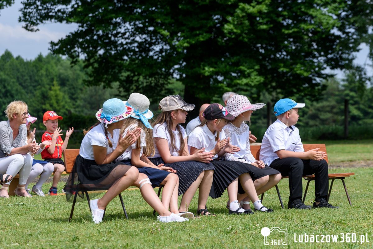 Obraz przedstawiający Uroczyste otwarcie kompleksu boisk w Krowicy Samej [ZDJĘCIA]
