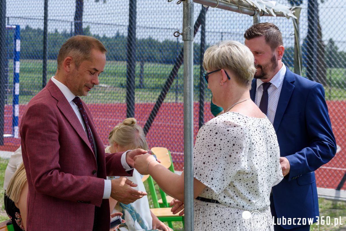 Obraz przedstawiający Uroczyste otwarcie kompleksu boisk w Krowicy Samej [ZDJĘCIA]