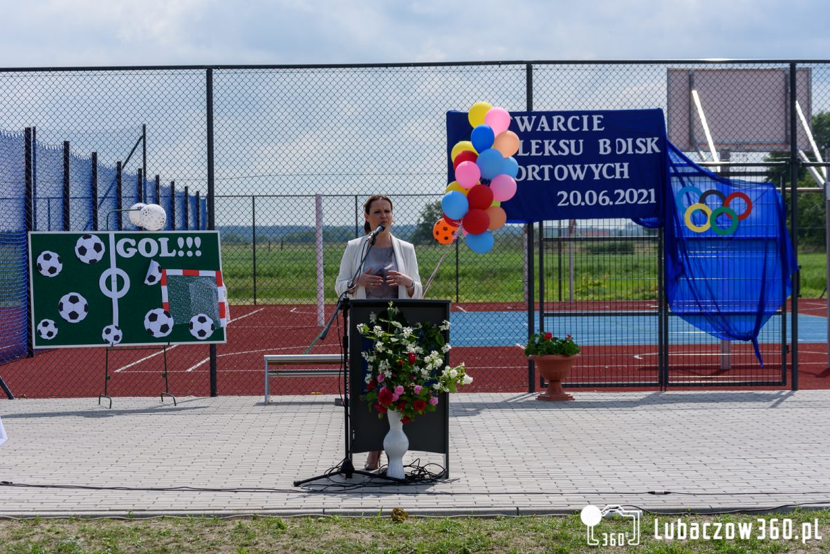 Obraz przedstawiający Uroczyste otwarcie kompleksu boisk w Krowicy Samej [ZDJĘCIA]