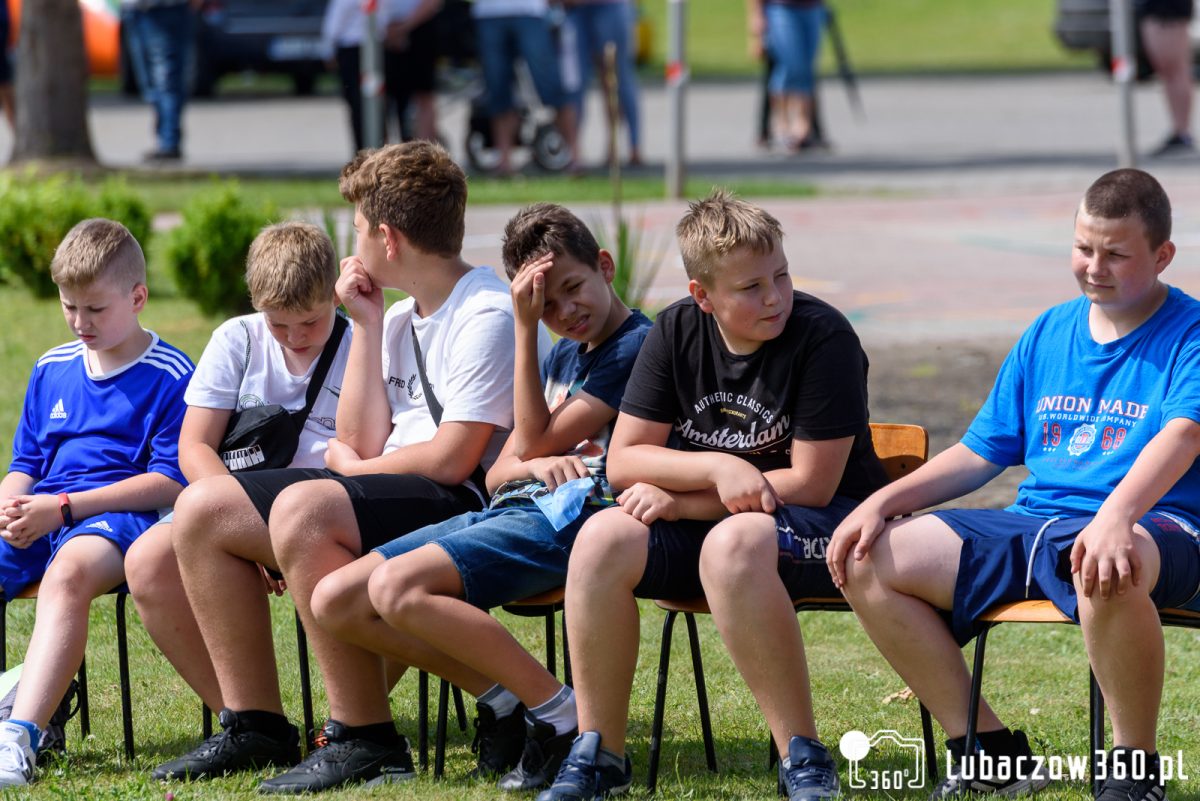 Obraz przedstawiający Uroczyste otwarcie kompleksu boisk w Krowicy Samej [ZDJĘCIA]