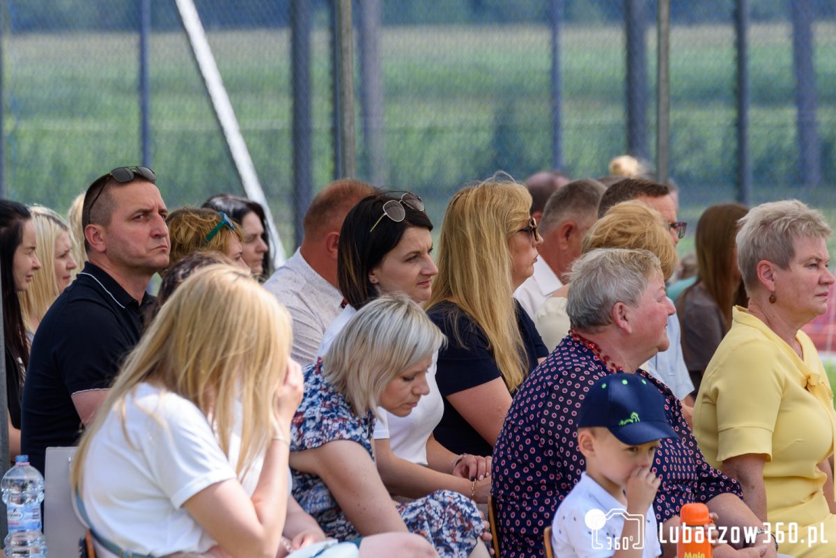 Obraz przedstawiający Uroczyste otwarcie kompleksu boisk w Krowicy Samej [ZDJĘCIA]