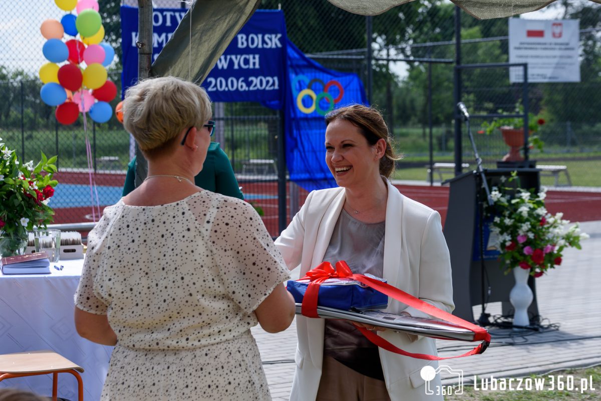 Obraz przedstawiający Uroczyste otwarcie kompleksu boisk w Krowicy Samej [ZDJĘCIA]