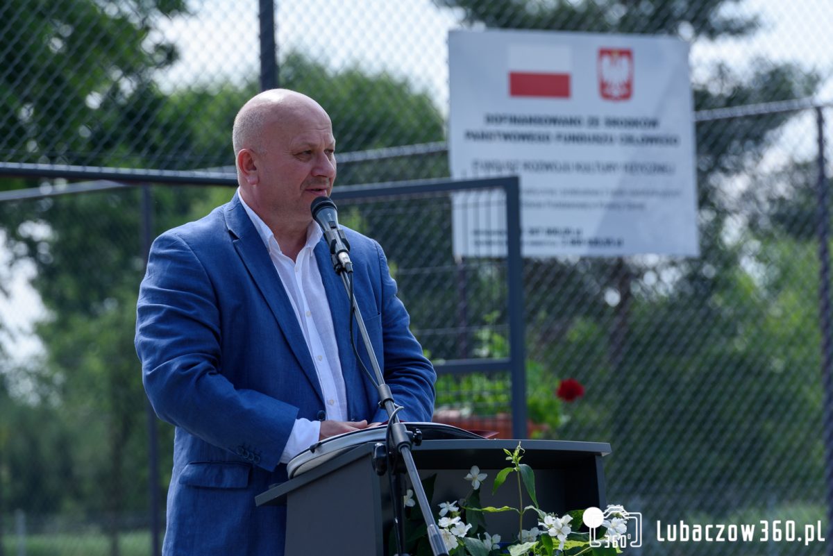 Obraz przedstawiający Uroczyste otwarcie kompleksu boisk w Krowicy Samej [ZDJĘCIA]