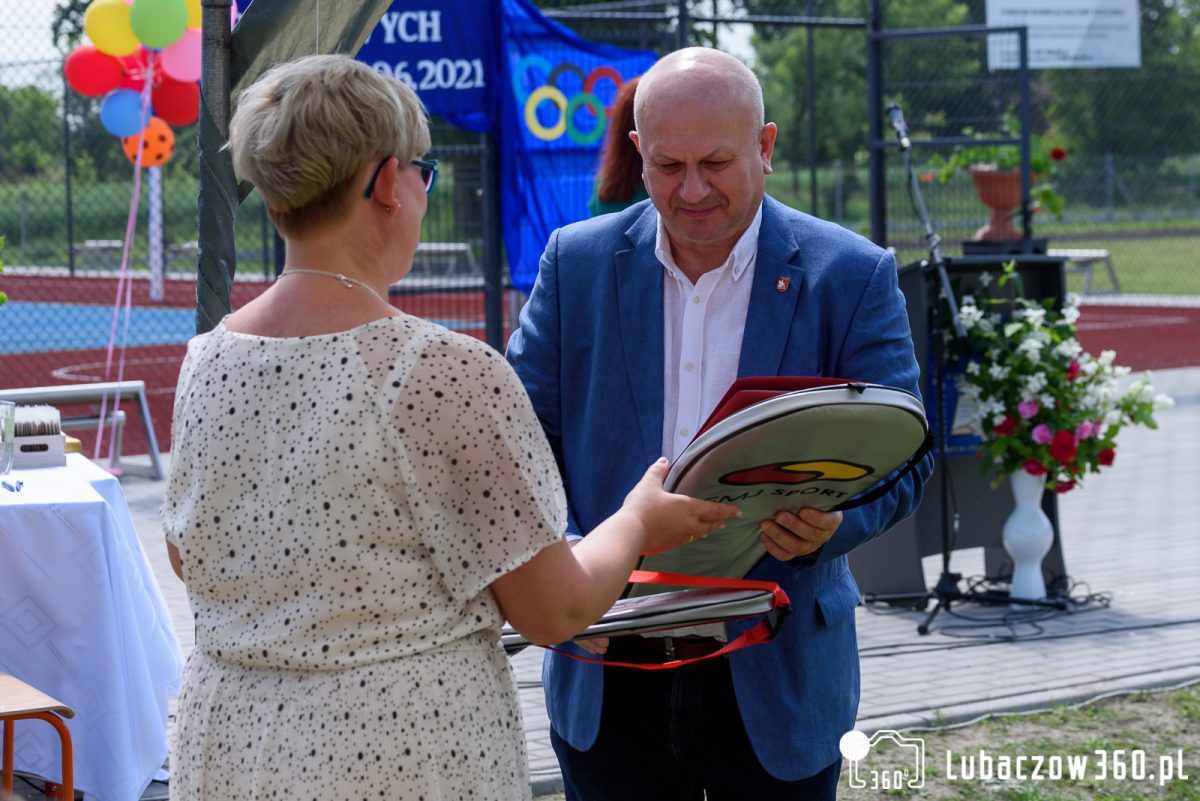Obraz przedstawiający Uroczyste otwarcie kompleksu boisk w Krowicy Samej [ZDJĘCIA]