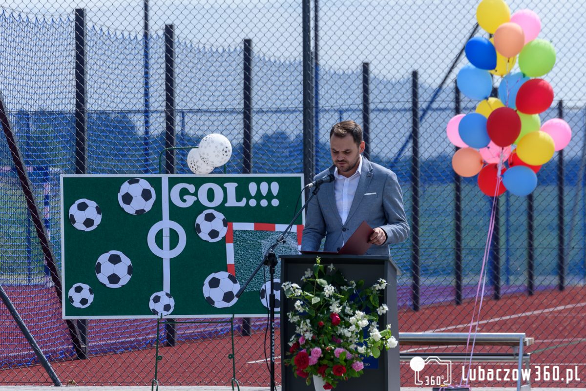 Obraz przedstawiający Uroczyste otwarcie kompleksu boisk w Krowicy Samej [ZDJĘCIA]
