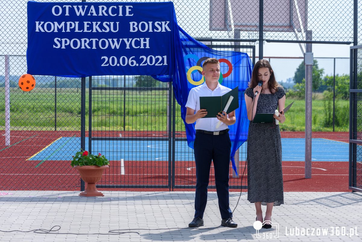 Obraz przedstawiający Uroczyste otwarcie kompleksu boisk w Krowicy Samej [ZDJĘCIA]