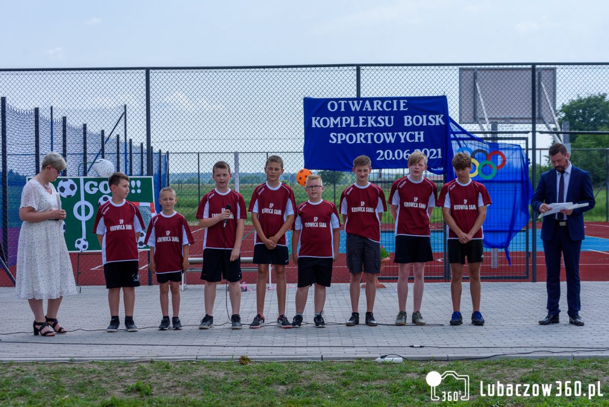 Obraz przedstawiający Uroczyste otwarcie kompleksu boisk w Krowicy Samej [ZDJĘCIA]