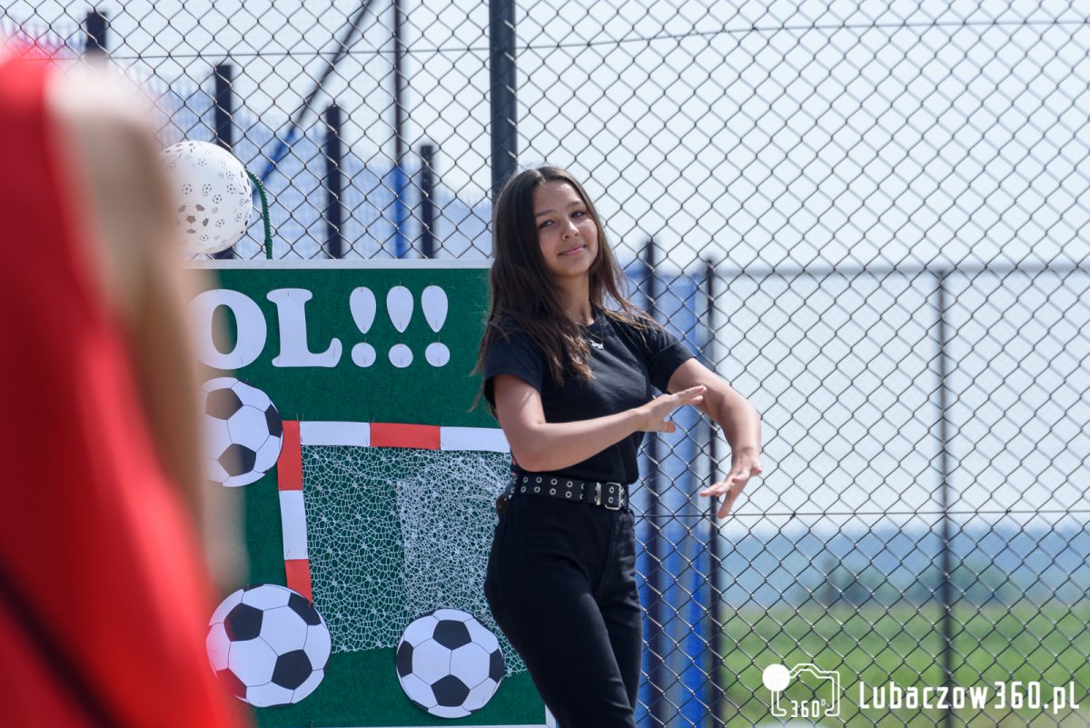 Obraz przedstawiający Uroczyste otwarcie kompleksu boisk w Krowicy Samej [ZDJĘCIA]