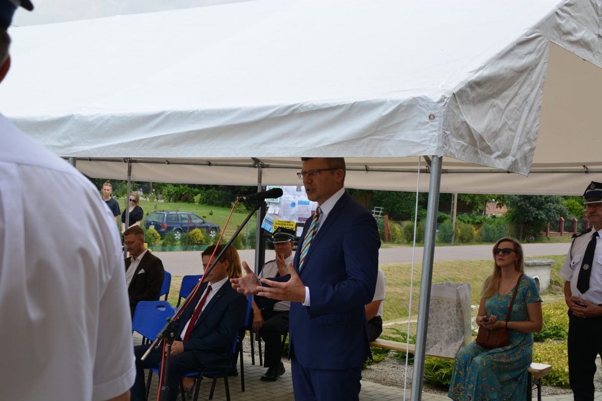 Obraz przedstawiający Uroczyste poświęcenie wozu strażackiego w Ułazowie