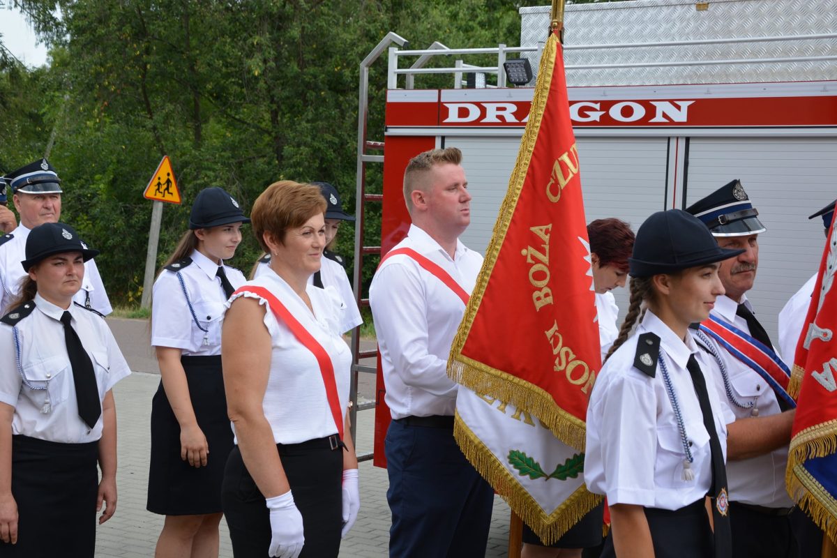 Obraz przedstawiający Uroczyste poświęcenie wozu strażackiego w Ułazowie