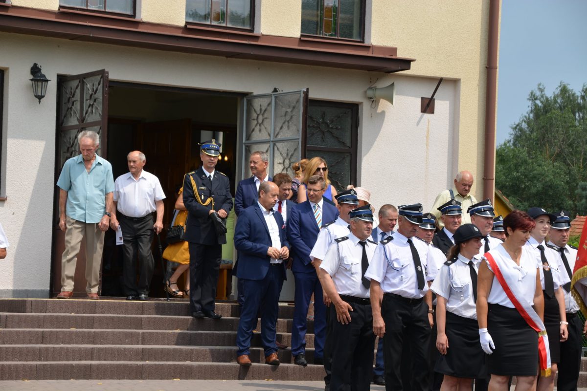 Obraz przedstawiający Uroczyste poświęcenie wozu strażackiego w Ułazowie