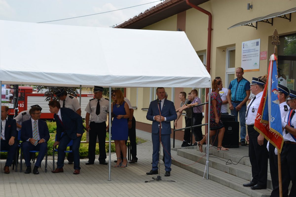 Obraz przedstawiający Uroczyste poświęcenie wozu strażackiego w Ułazowie