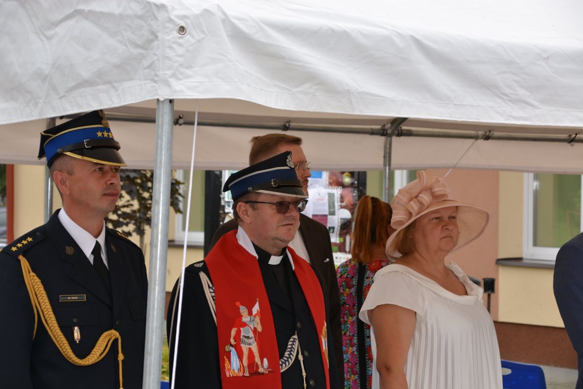 Obraz przedstawiający Uroczyste poświęcenie wozu strażackiego w Ułazowie