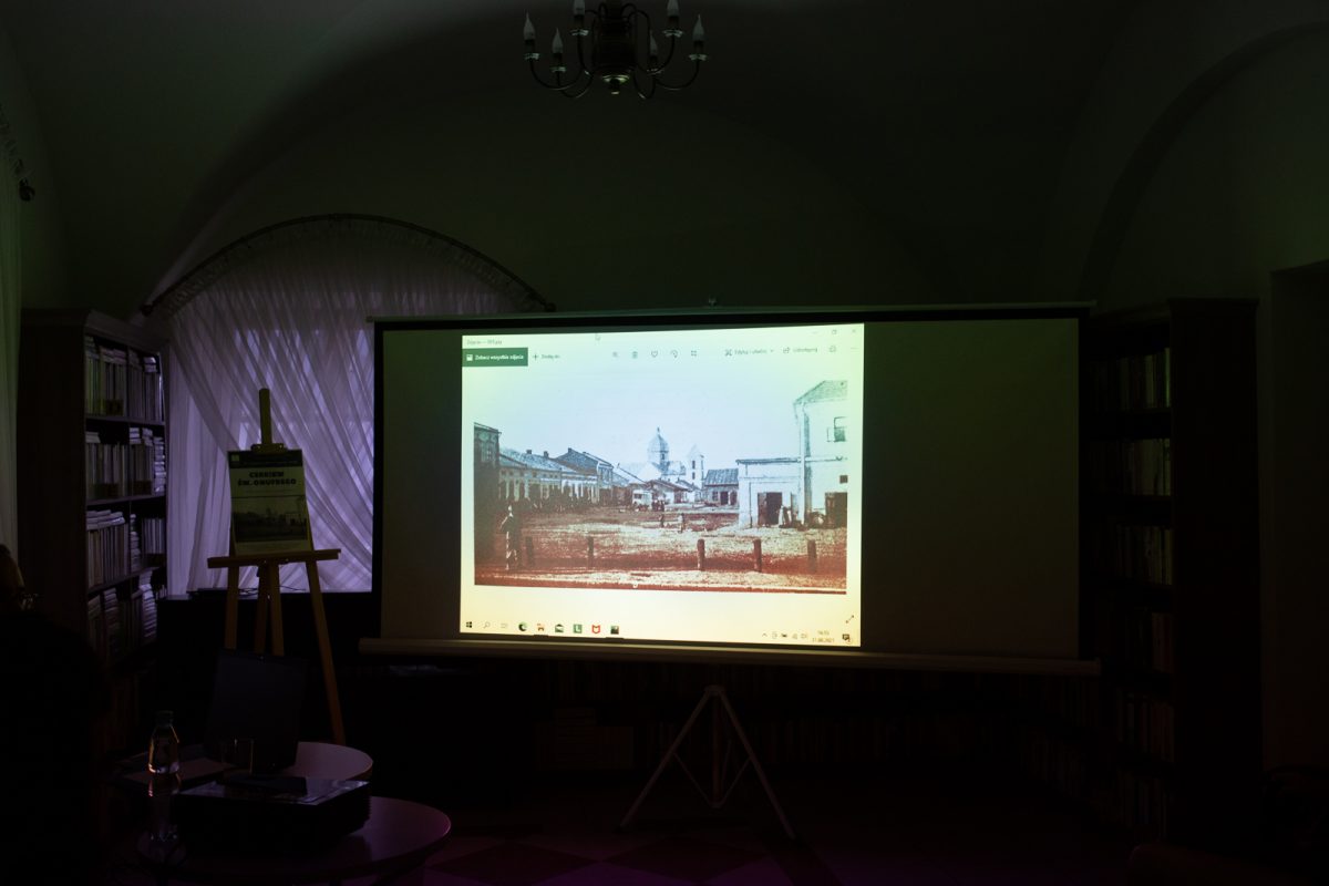 Obraz przedstawiający Spotkanie z Adamem Szczupakiem w Oleszycach [ZDJĘCIA]